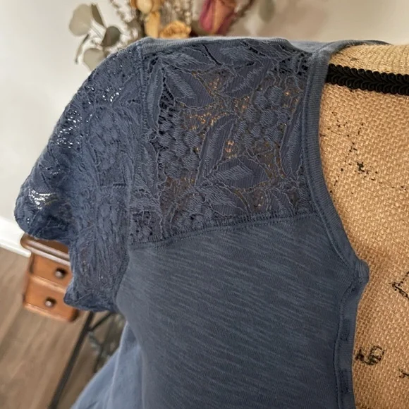 Chaps ladies, short sleeve, Henley style tee - Picture 4 of 6